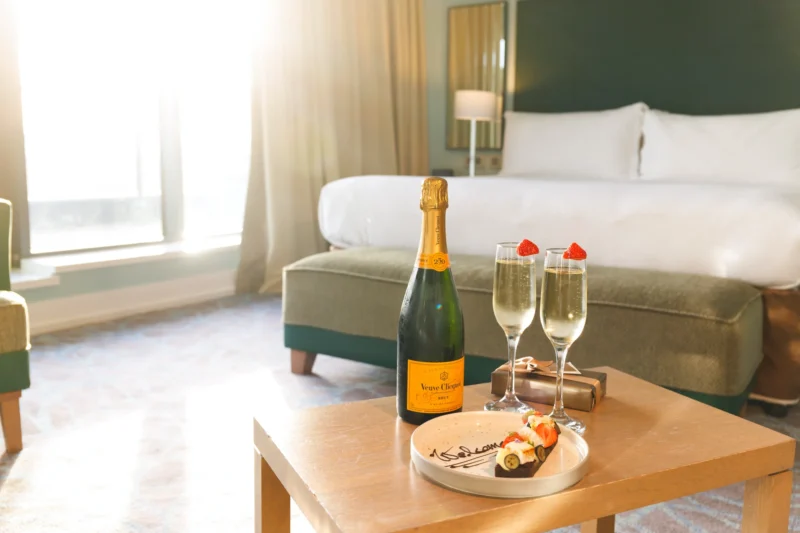 Studio Suites Bar/Restaurant Image