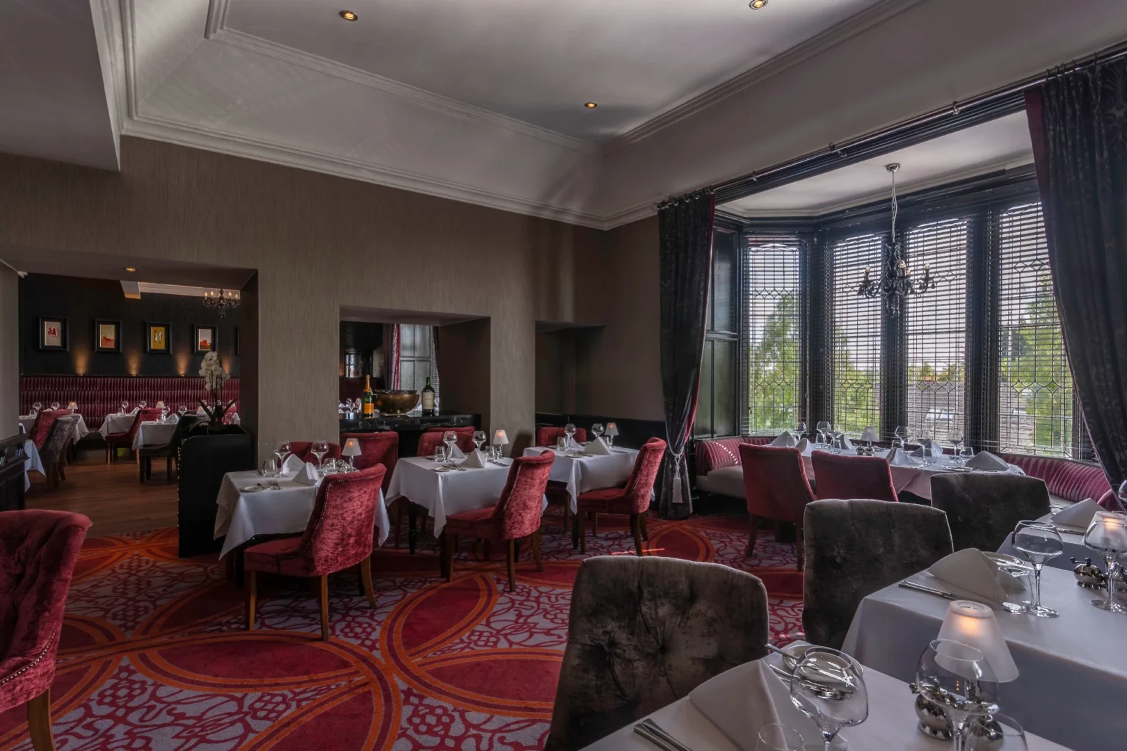 Fahrenheit Restaurant Bar/Restaurant Image