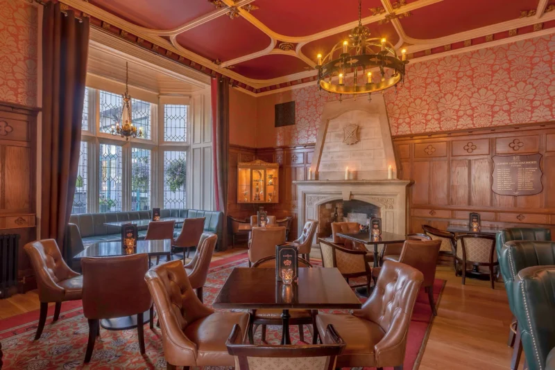 Knights Bar Bar/Restaurant Image