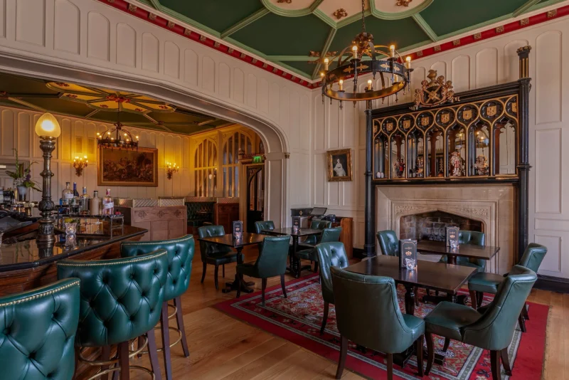 Knights Bar Bar/Restaurant Image